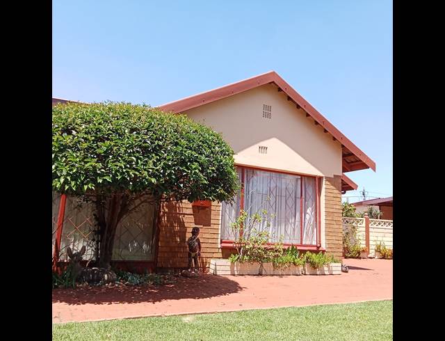 3 BEDROOM FREESTANDING FOR SALE IN EDELWEISS
